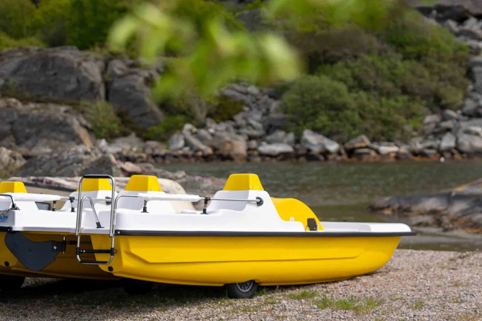 Pedal boat that can be rented at Björholmens marina