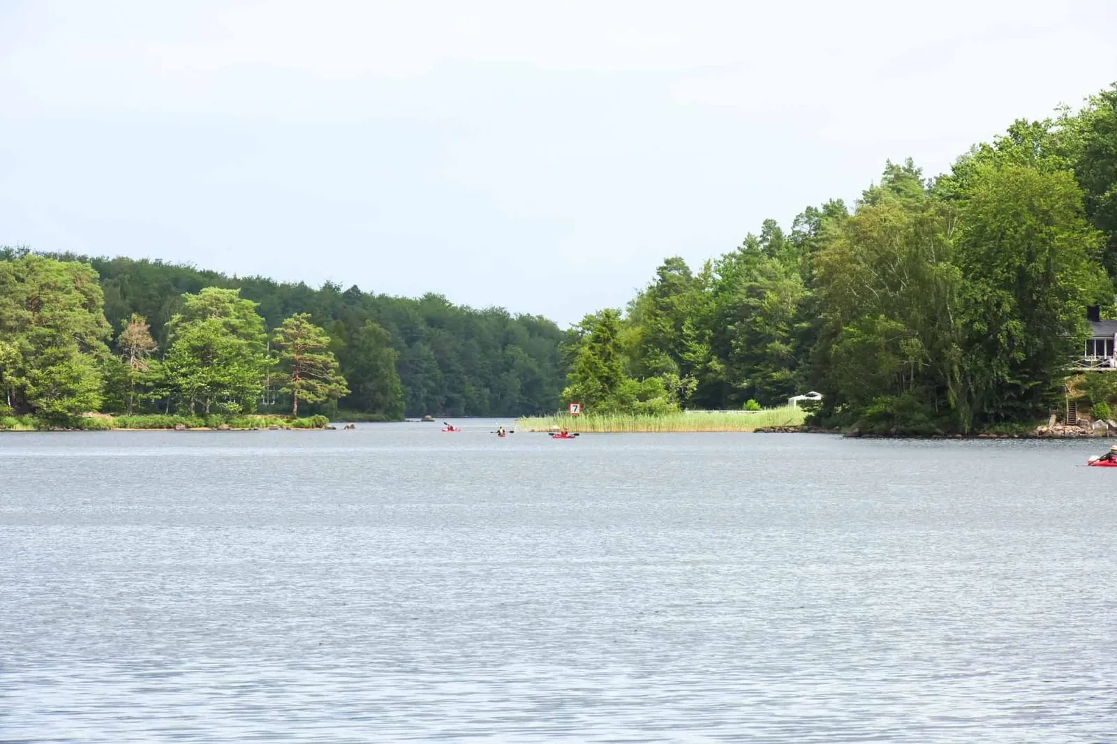 Lake immeln with canoe paddlers